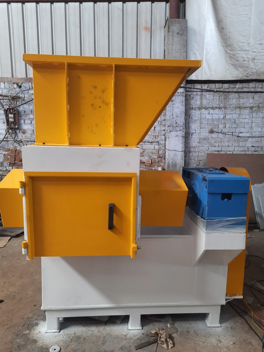 Single Shaft Shredder Machine